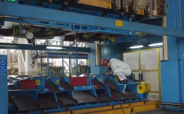 自学模具设计遇迷茫、学不会?钳工认为只学软件、方向错得离谱!的图1